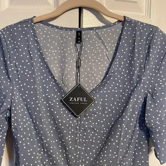 NWT Zaful shirt with adjustable tie in front size Small - Picture 2 of 8